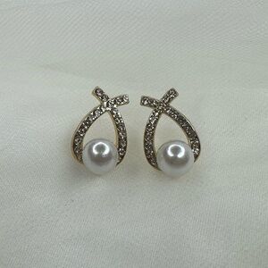 Gold and Pearl Drop Earrings